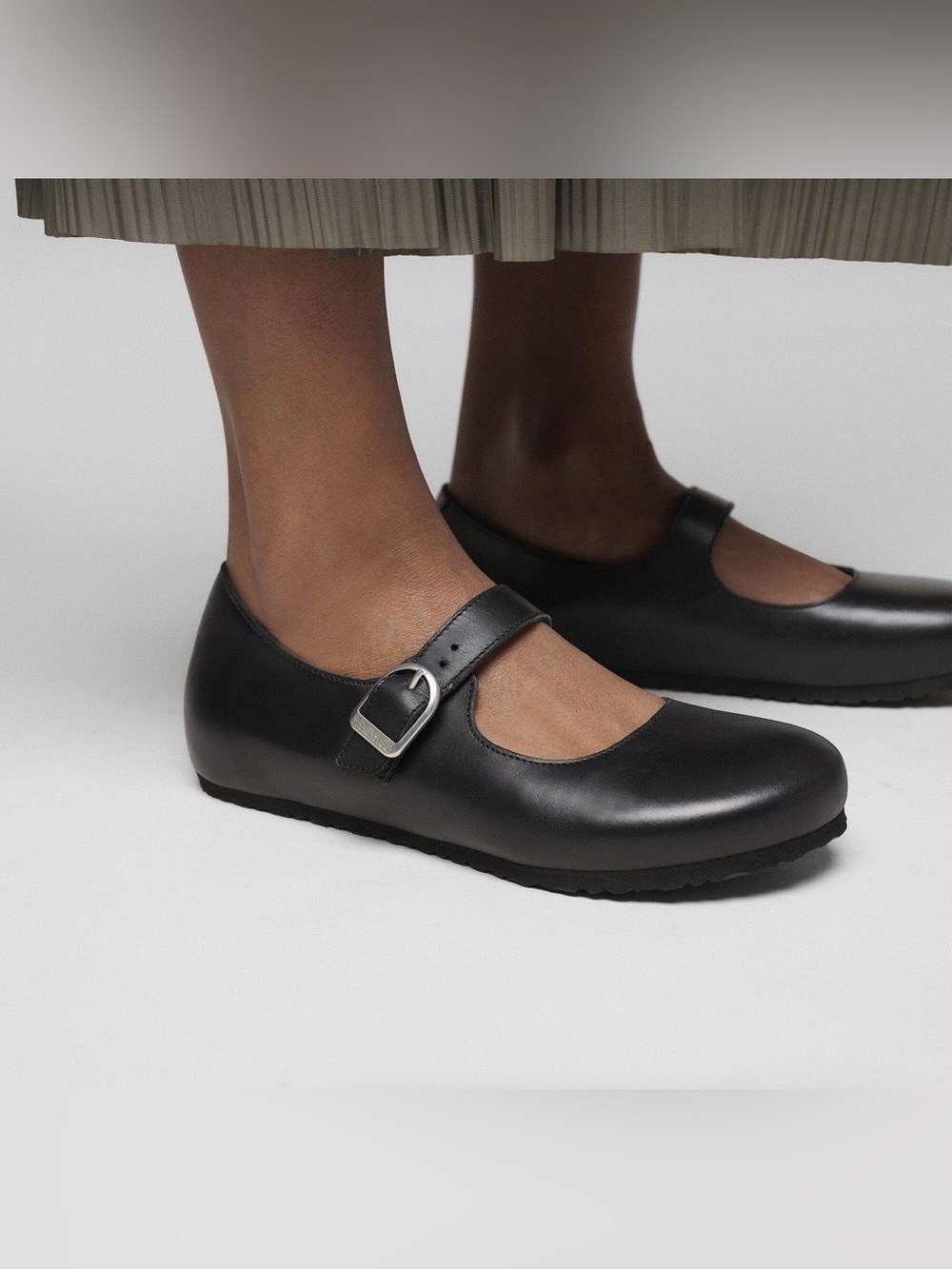 Birkenstock Santa Clarita Mary Jane
Leather black flats size 38 US 7-7.5 $155